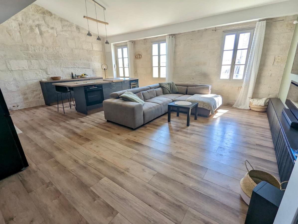 Loft Spacieux Au Coeur Des Remparts D'Айга-Мортас Екстериор снимка