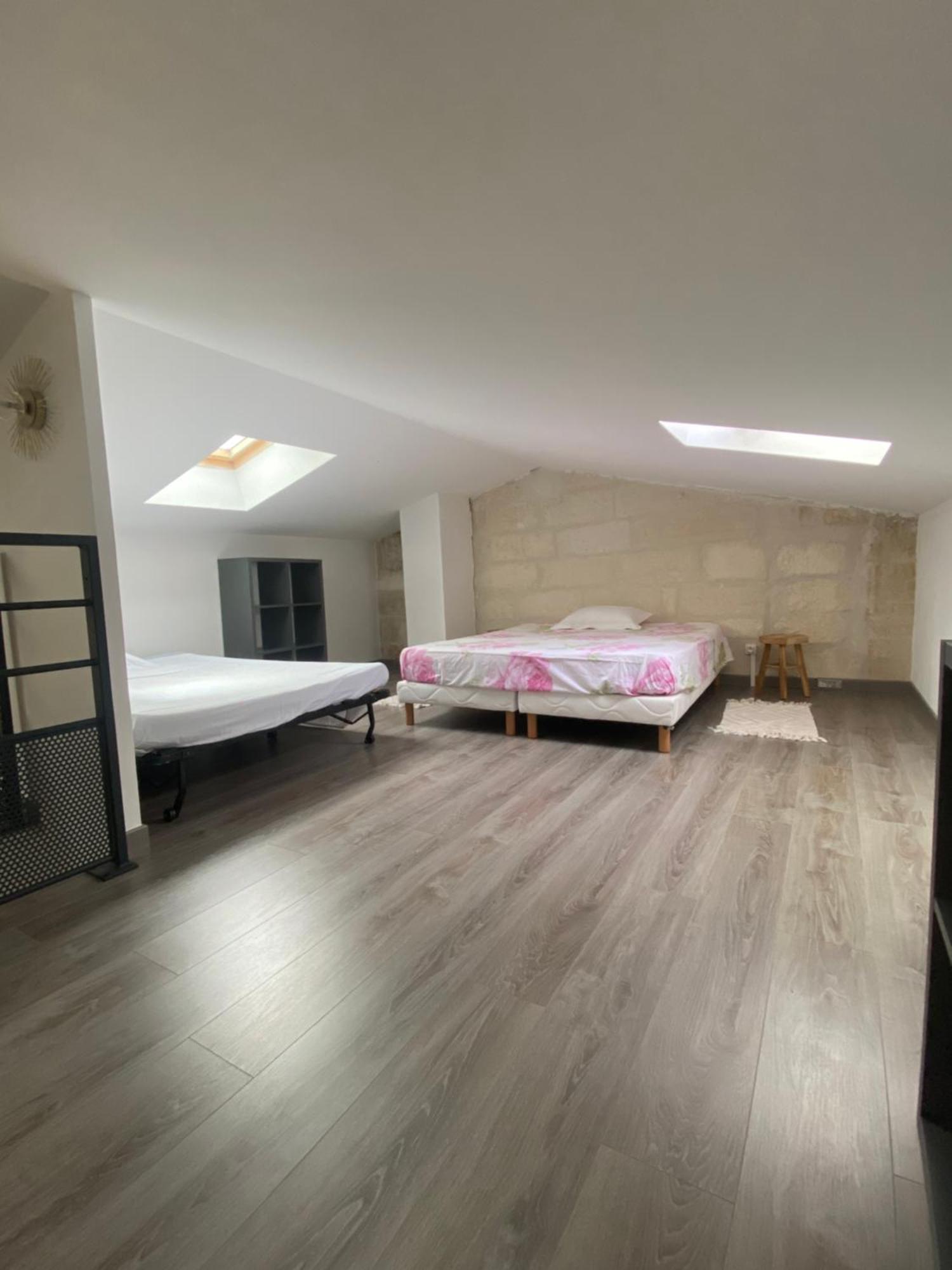 Loft Spacieux Au Coeur Des Remparts D'Айга-Мортас Екстериор снимка